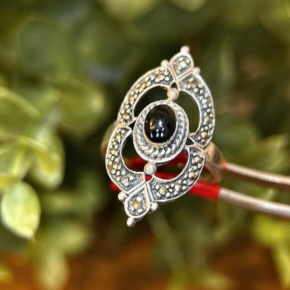 925 Silver Small Onyx/Marcasite Ring - Picture 6 of 10